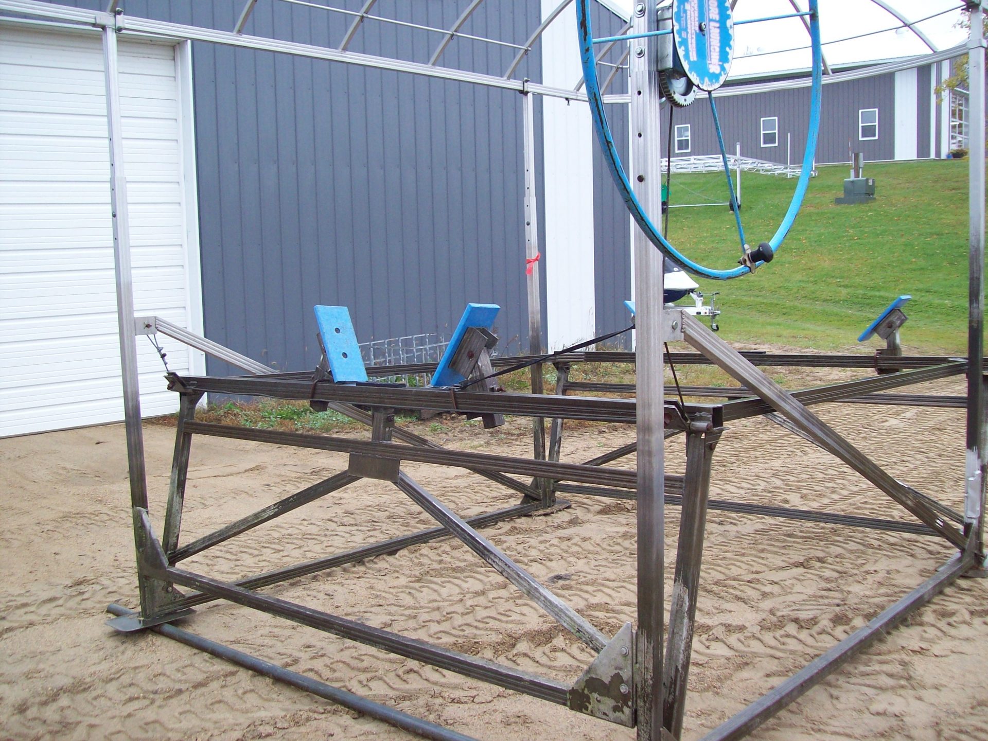Used Newman 1696 Boat Lift (#1007) - Image 3