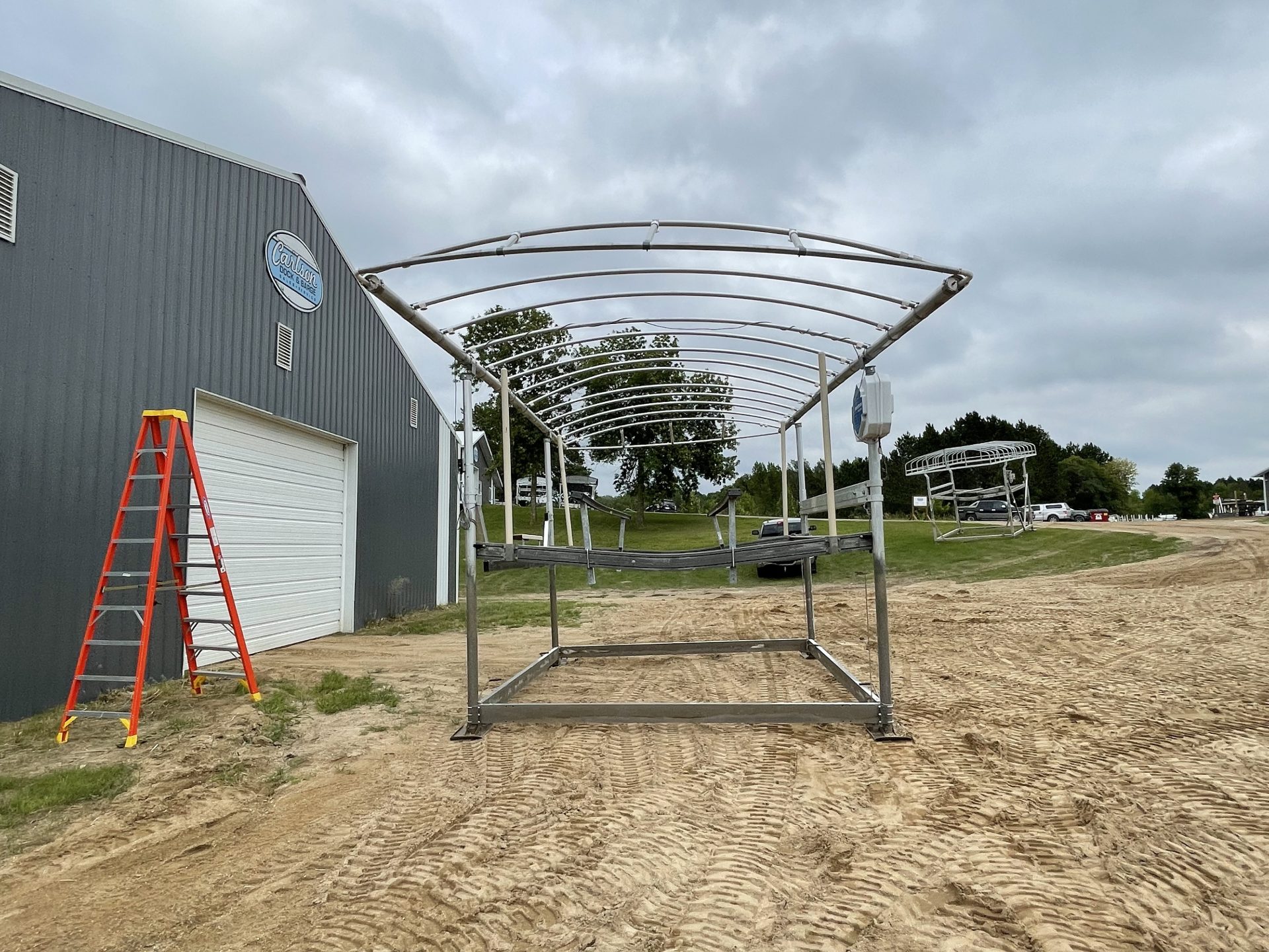ShoreStation Vertical boat lift (#1351) - Image 3