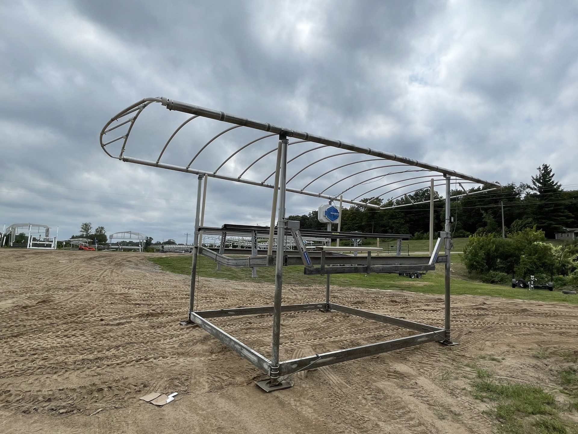 ShoreStation Vertical boat lift (#1351) - Image 4