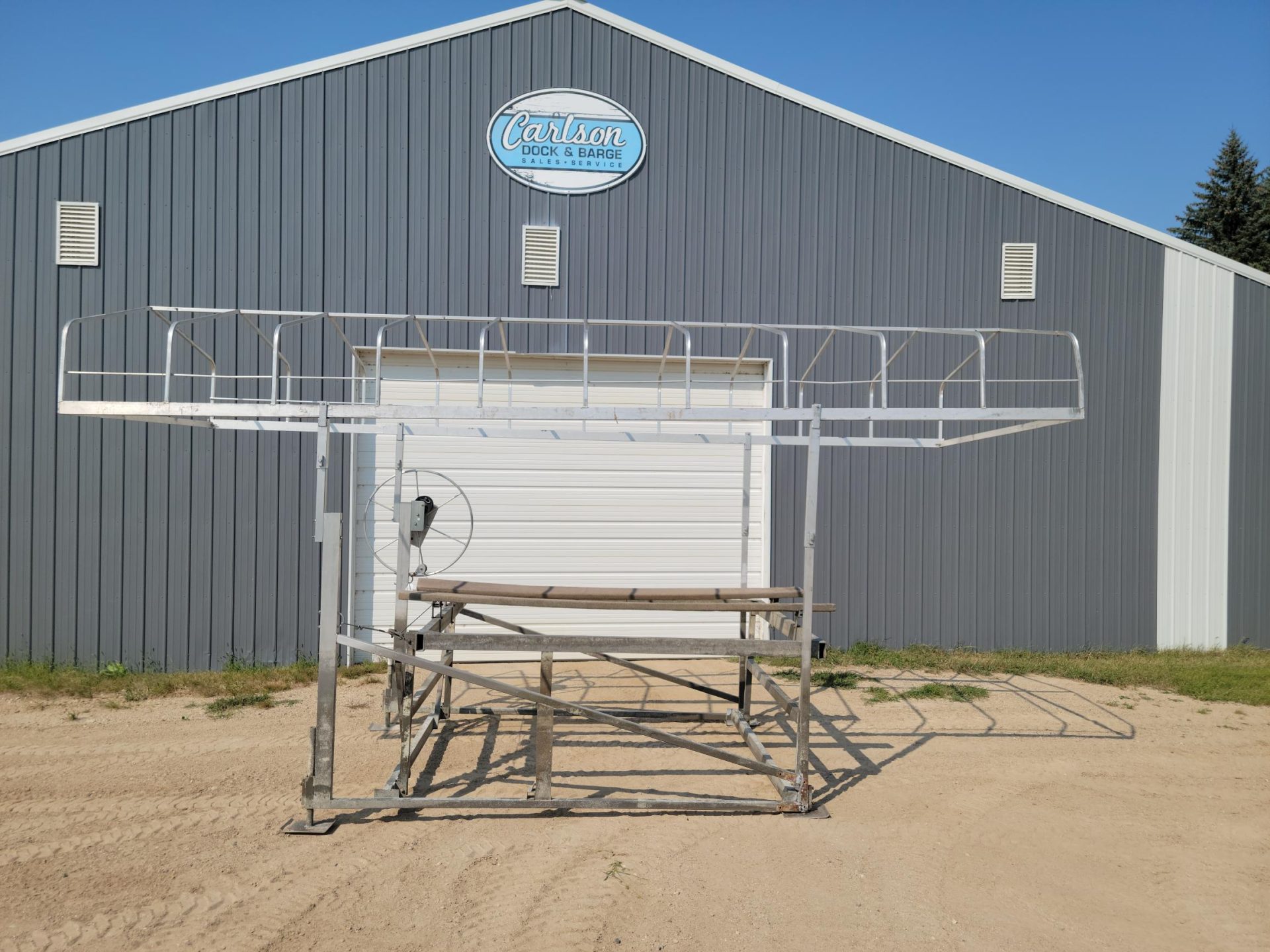 Beach King Cantilever boat Lift (#1809)